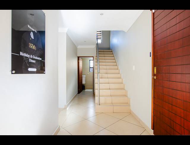 3 BEDROOM TOWNHOUSE FOR SALE IN RUA VISTA